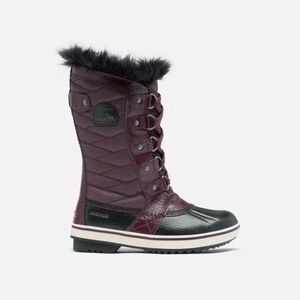 SOREL
Tofino II Faux Fur-Lined Waterproof Boots size US 5
